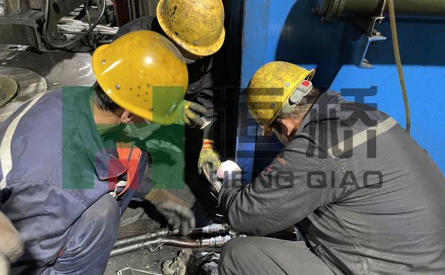 石墨电极凭借高导电性与耐高温性广泛应用